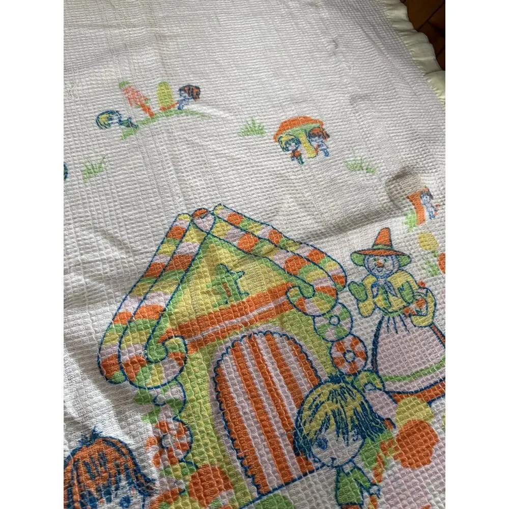 Vintage‎ Hansel & Gretel satin trimmed waffle knit mushroom print orange blanket